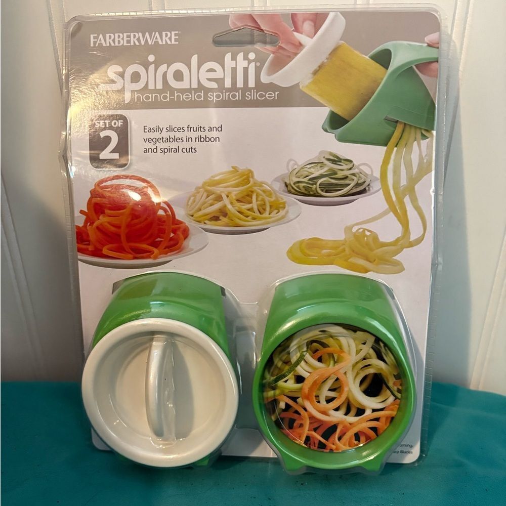 NWB Farberware Hand-Held Spiral Slicer - Set of 2